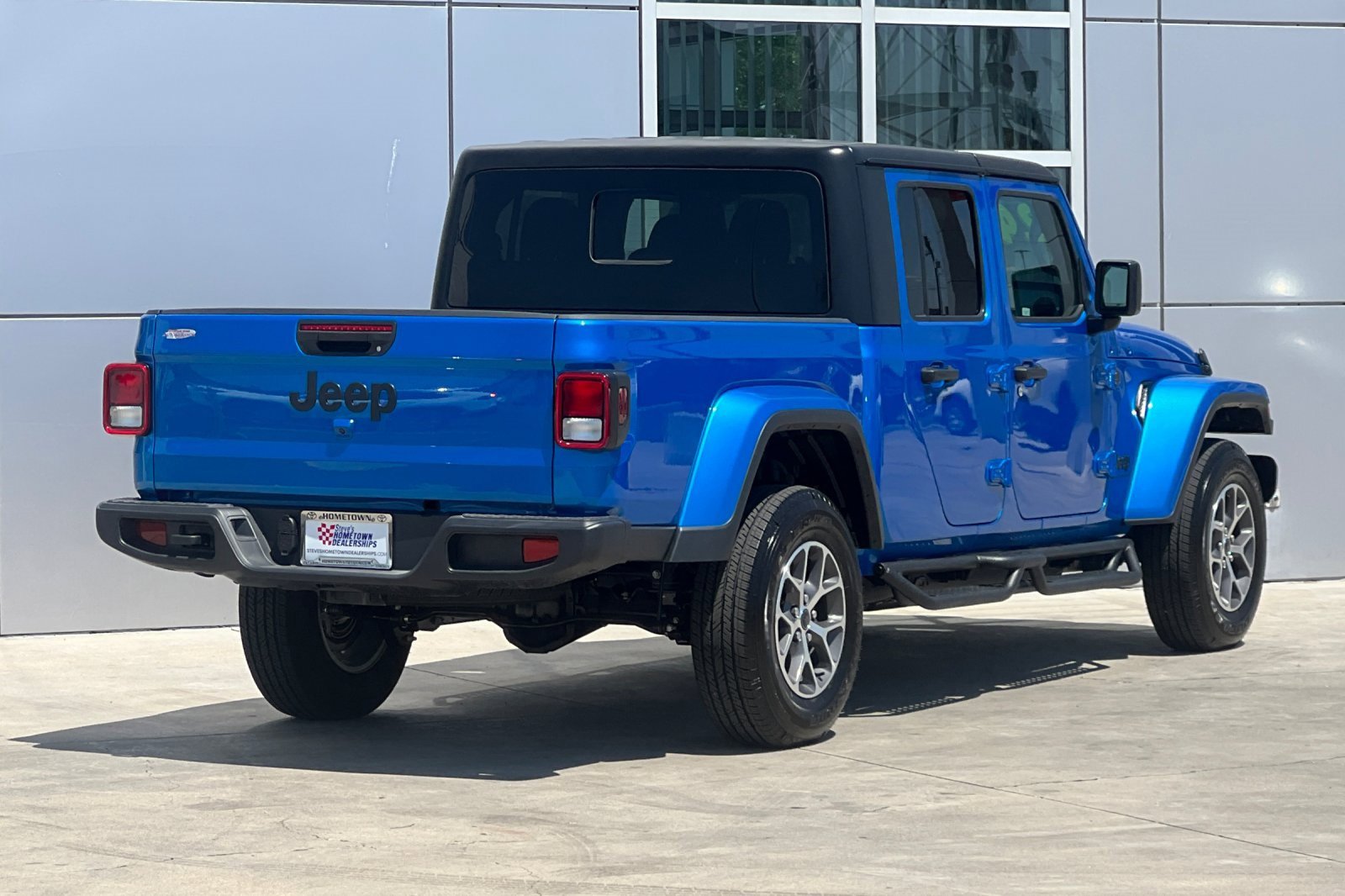 2024 Jeep Gladiator Sport S photo 4