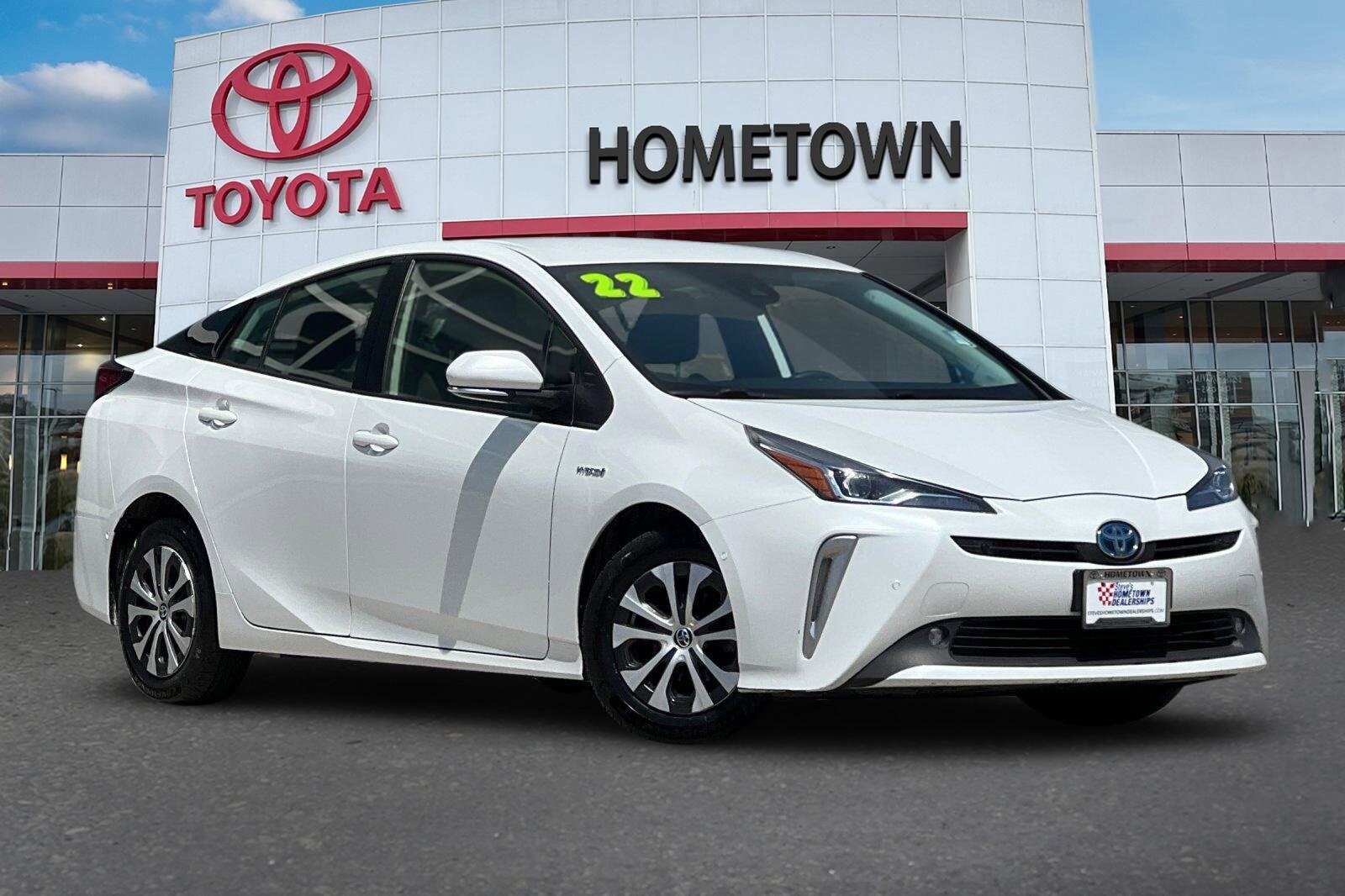2022 Toyota Prius LE AWD-e photo 2