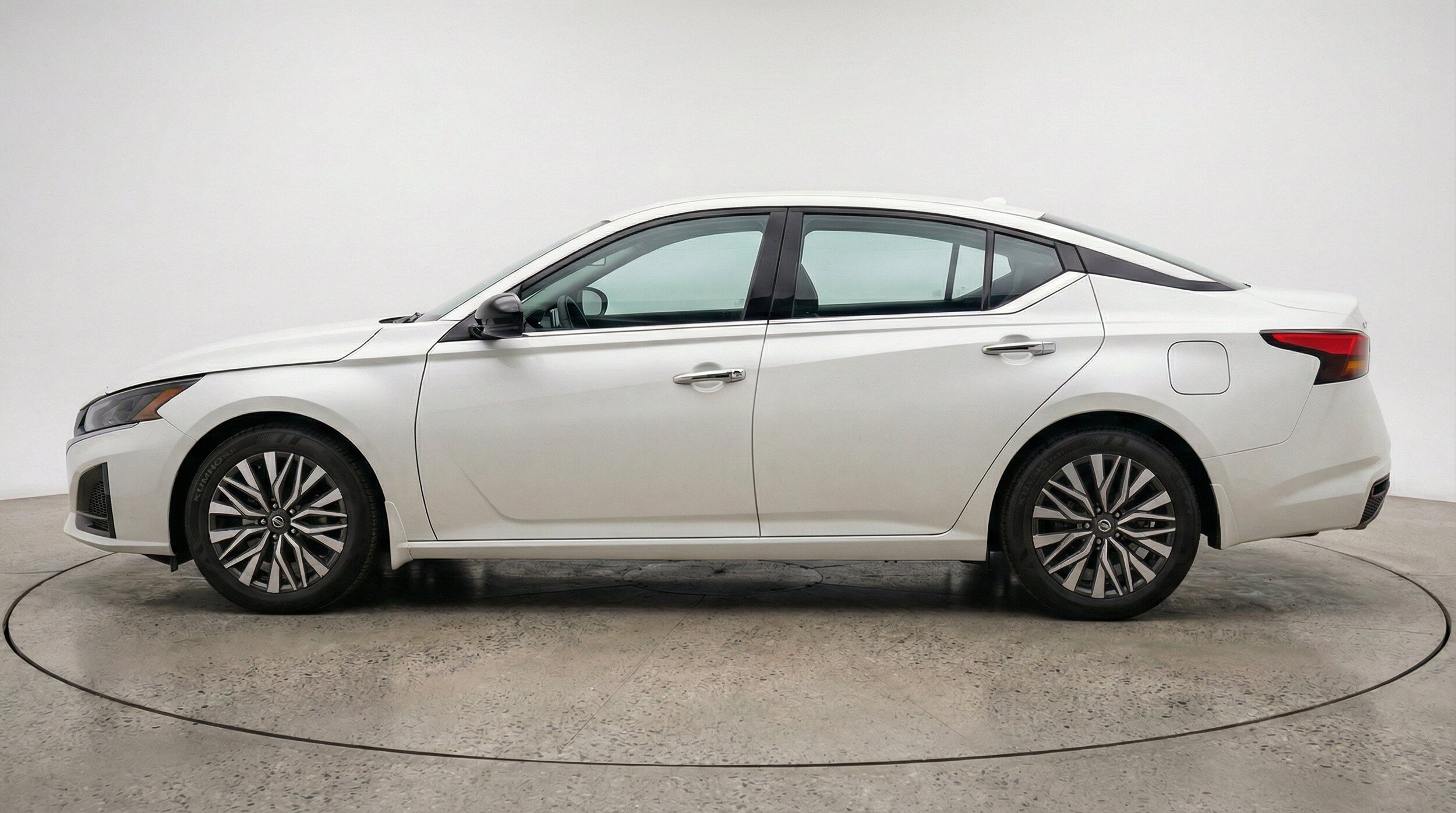 Thumbnail: 2025 Nissan Altima - 5