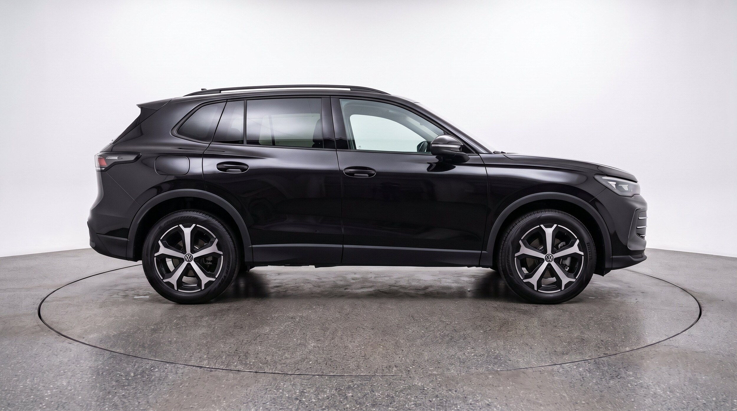 Thumbnail: 2026 Volkswagen Tiguan - 10