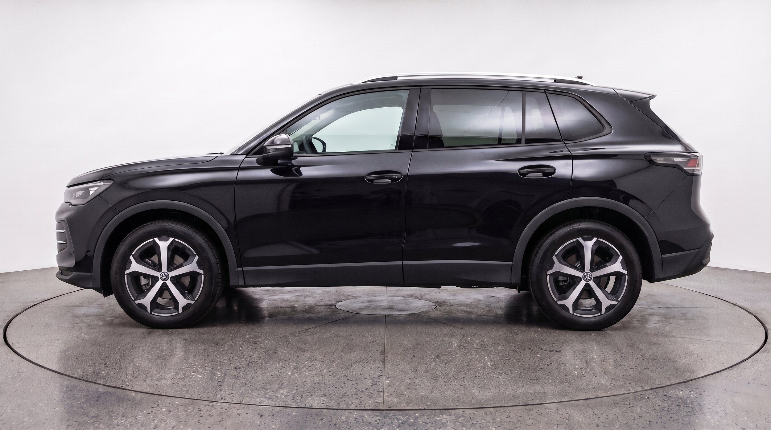 Thumbnail: 2026 Volkswagen Tiguan - 5