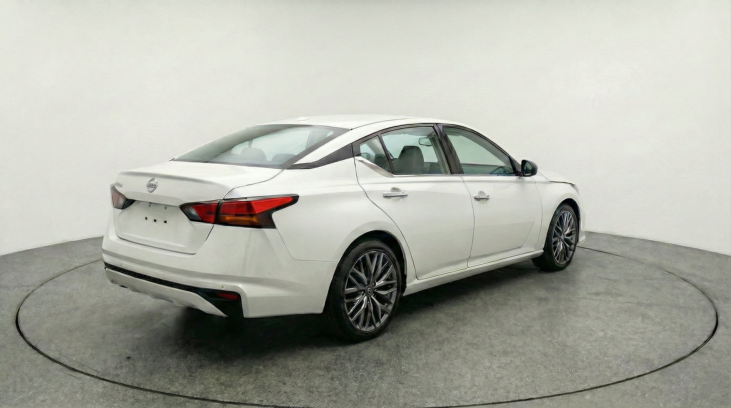 Thumbnail: 2025 Nissan Altima - 9