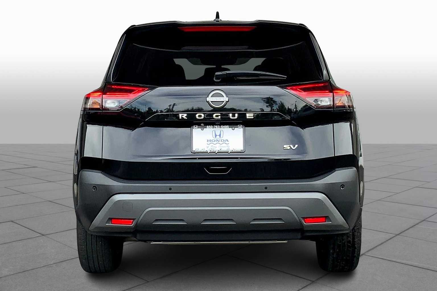 2023 Nissan Rogue SV photo 3