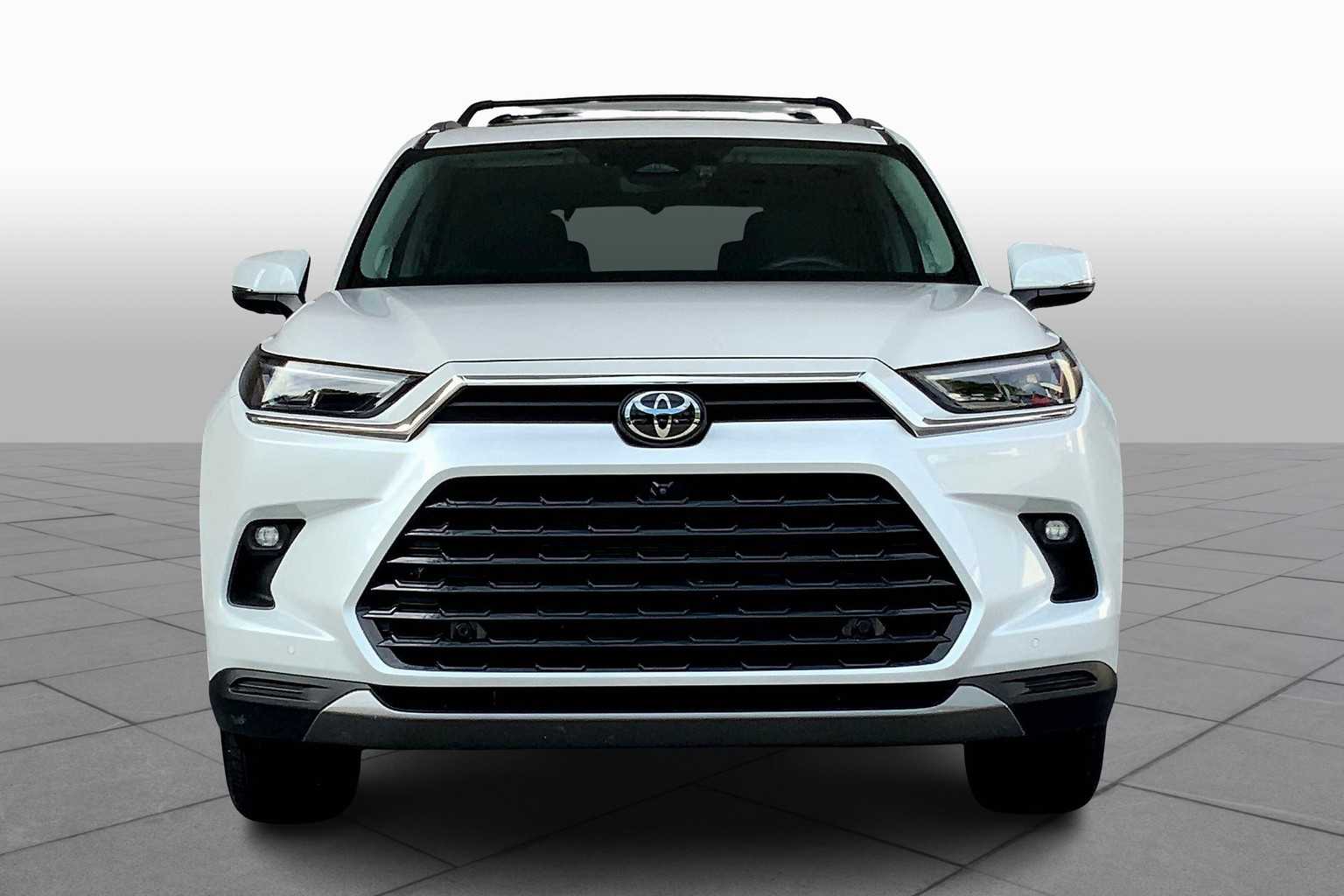 2024 Toyota Grand Highlander Platinum photo 2