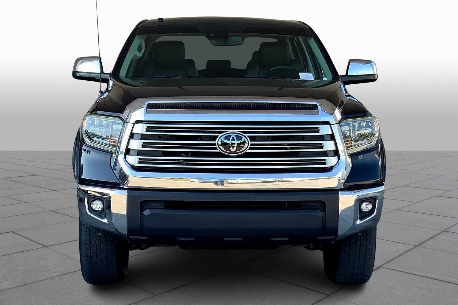 2018 Toyota Tundra Limited CrewMax photo 2