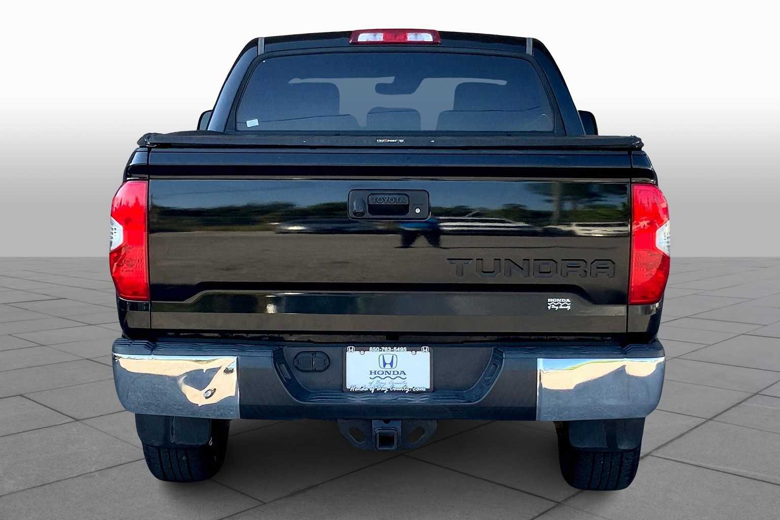 2018 Toyota Tundra Limited CrewMax photo 3