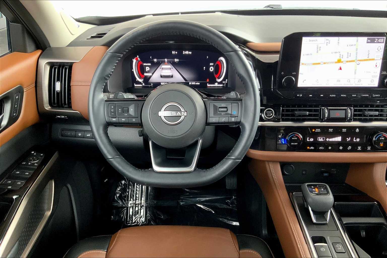 2023 Nissan Pathfinder Platinum photo 4