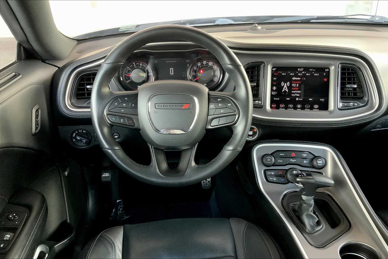 2022 Dodge Challenger SXT photo 4