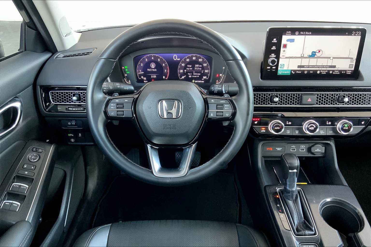 2022 Honda Civic Touring photo 4