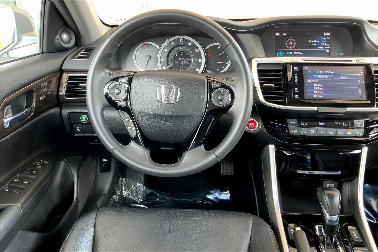 2016 Honda Accord EX-L photo 4