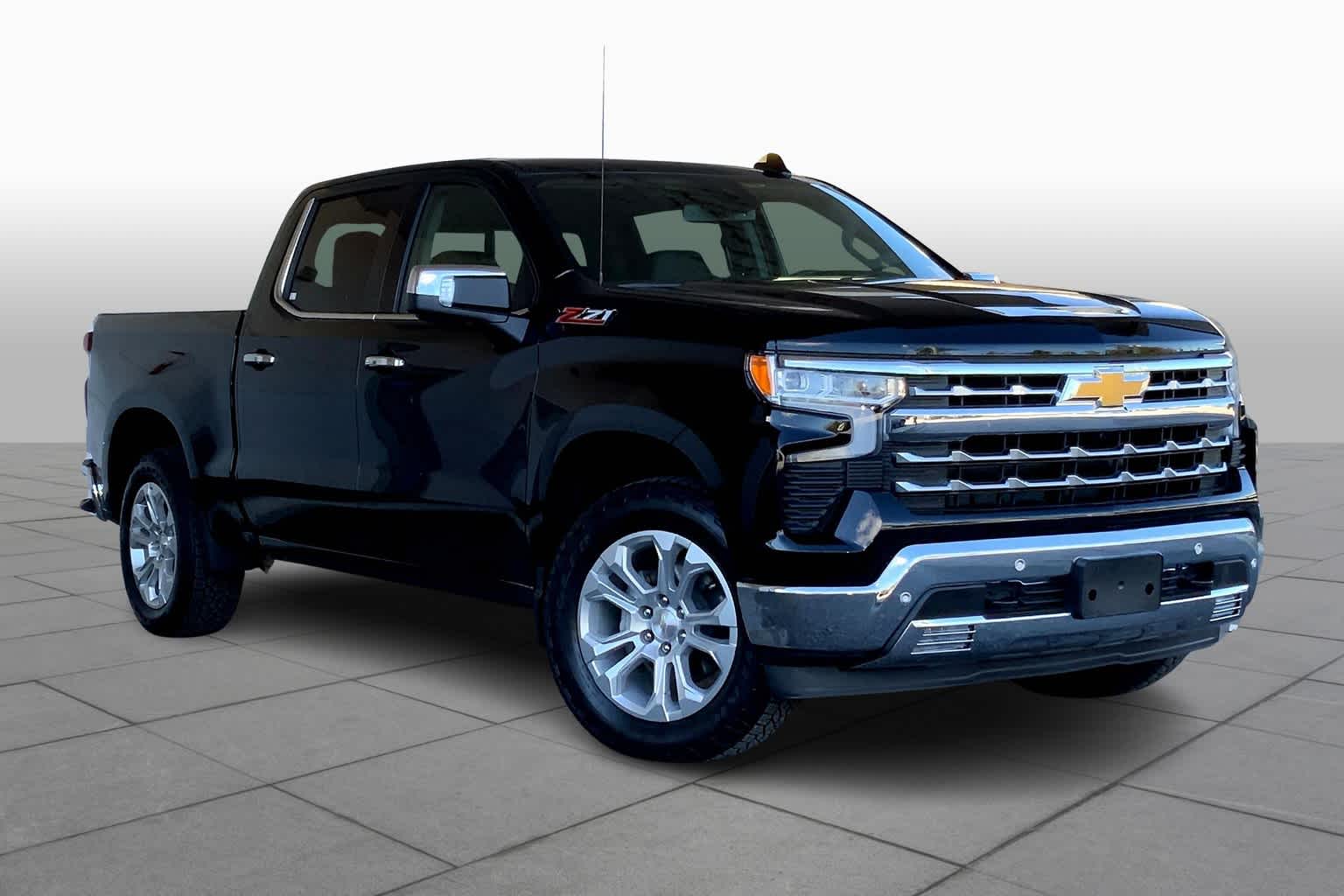 2024 Chevrolet Silverado 1500 LTZ photo 3