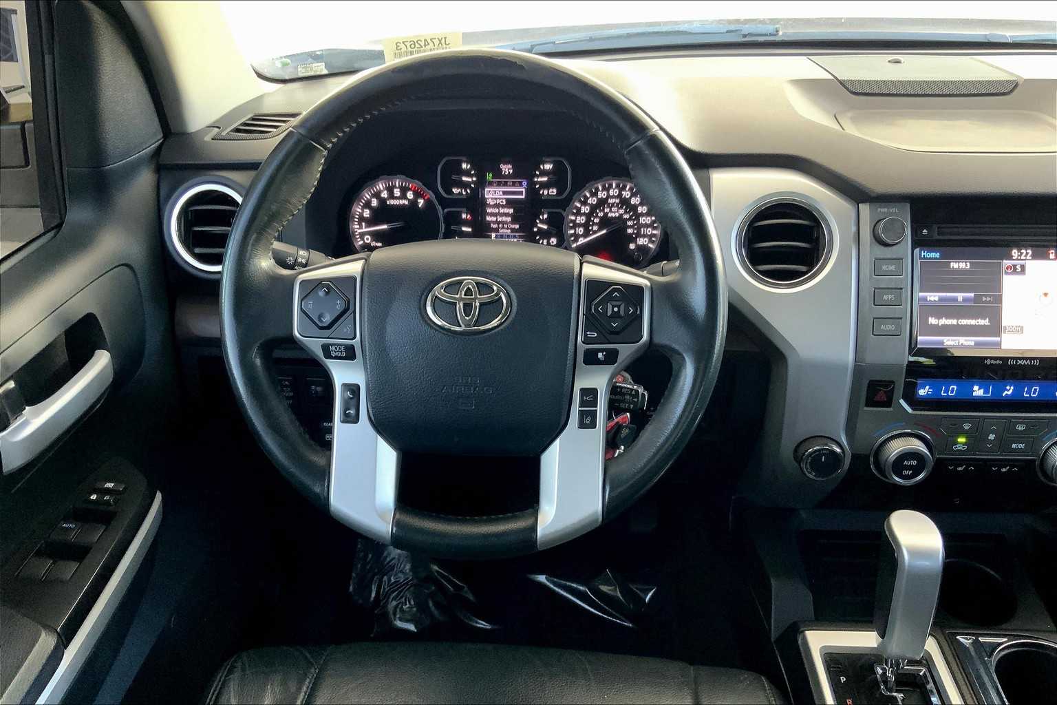 2018 Toyota Tundra Limited CrewMax photo 4