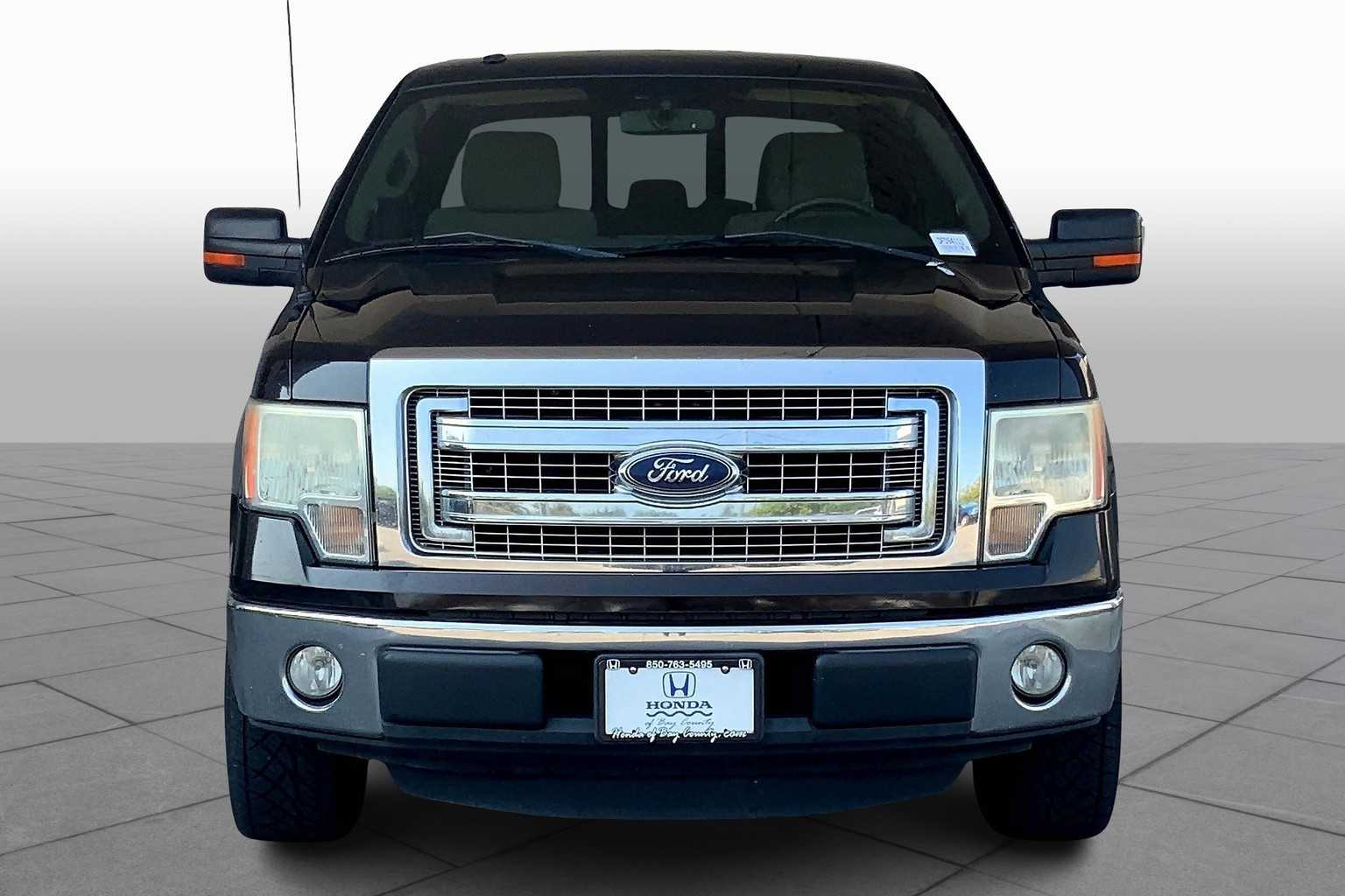 2013 Ford F-150 XLT photo 2