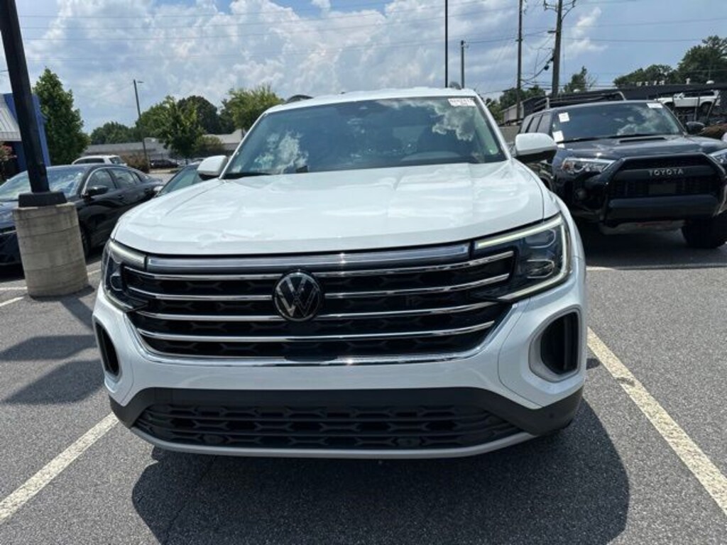Used 2024 Volkswagen Atlas 2.0T SE w/Technology SUV