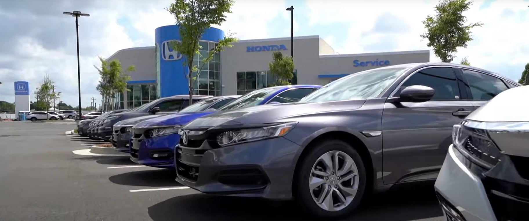 https://pictures.dealer.com/h/hondacarlandga/0249/8afef59e3fc4d25e98066ff4aa5d216fx.jpg