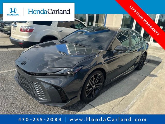 2025 Toyota Camry XSE Hybrid's photo