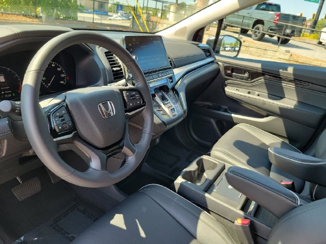 2025 Honda Odyssey Touring - Photo 13