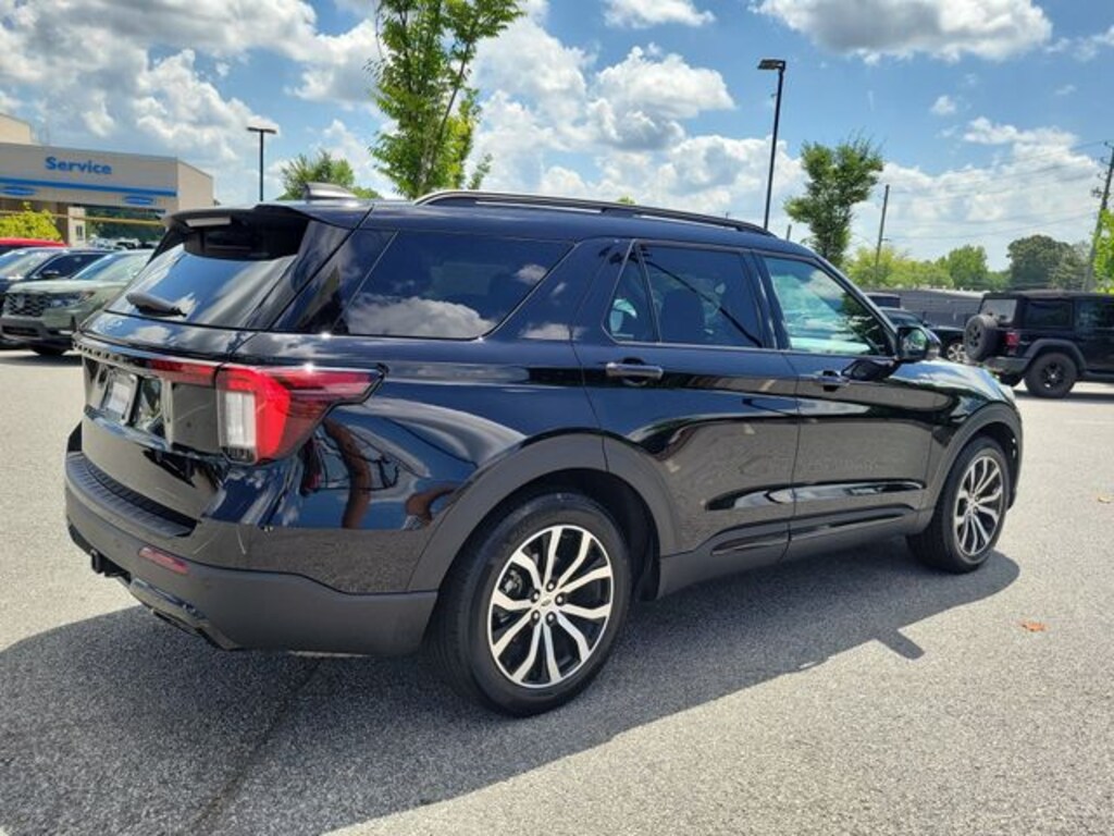 Used 2025 Ford Explorer ST-Line SUV