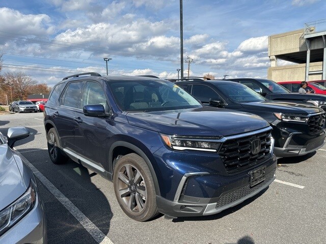 2024 Honda Pilot Touring photo 2
