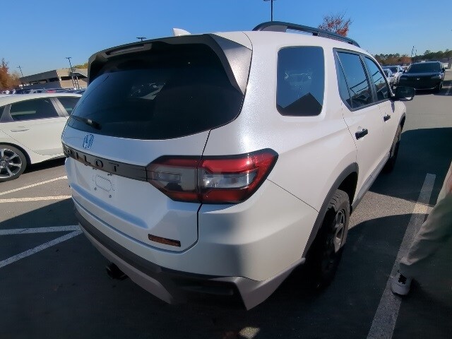 2023 Honda Pilot TrailSport photo 3