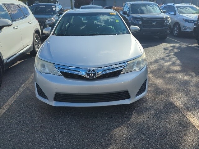 2014 Toyota Camry L photo 2