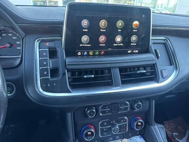 2021 Chevrolet Suburban LT photo 3