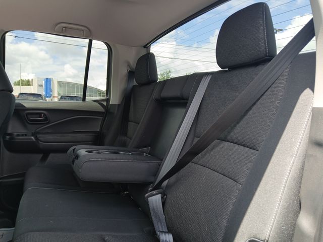 2025 Honda Ridgeline Sport - Photo 25