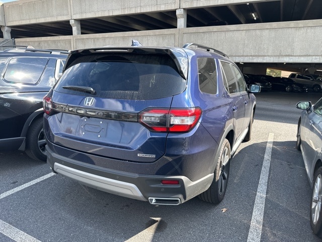 2024 Honda Pilot Touring photo 3