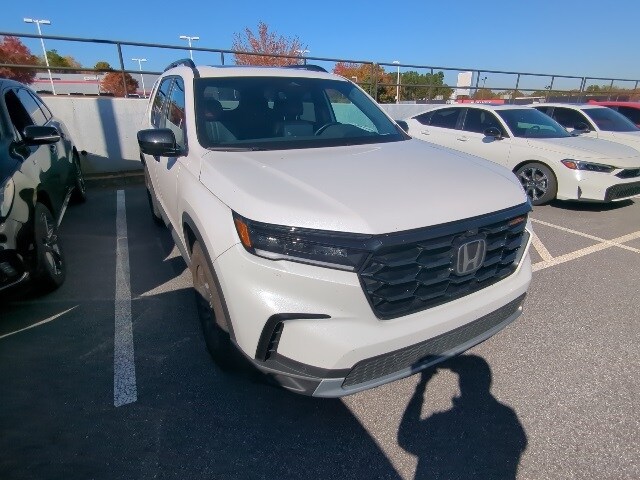 2023 Honda Pilot TrailSport photo 2