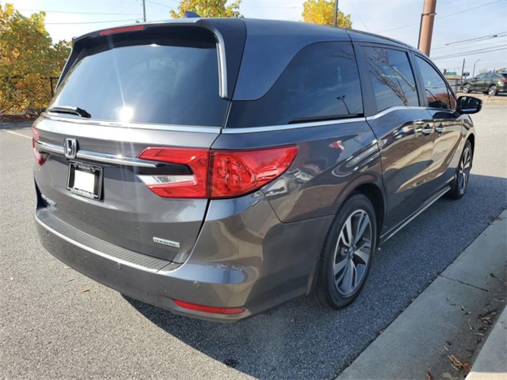 Certified 2023 Honda Odyssey Touring Van