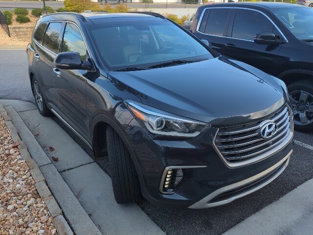 2017 Hyundai Santa Fe Limited Ultimate photo 2
