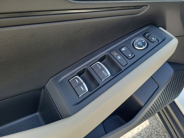 2025 Honda Accord LX - Photo 9