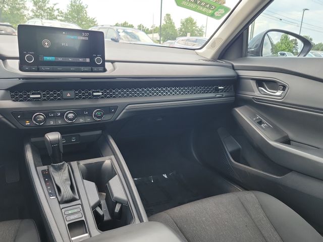 2025 Honda Accord SE - Photo 29