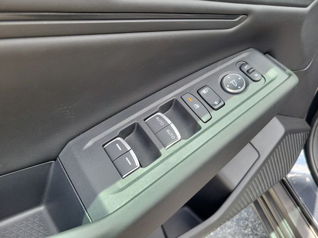 2025 Honda Accord SE - Photo 8