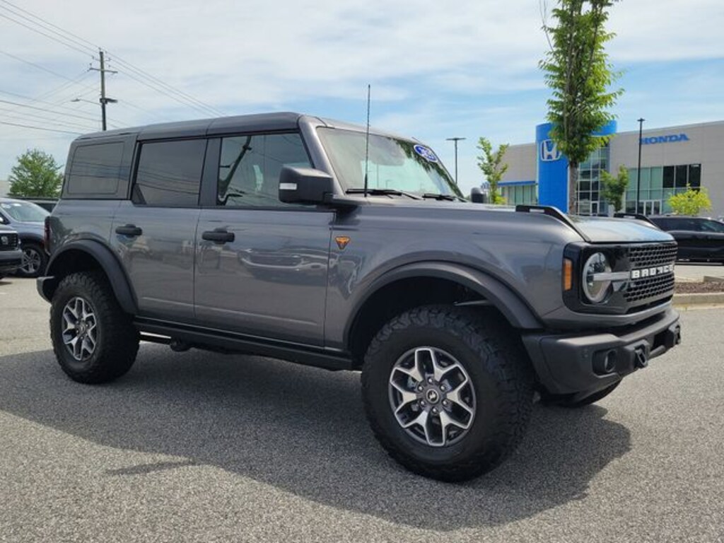 Used 2025 Ford Bronco Badlands SUV