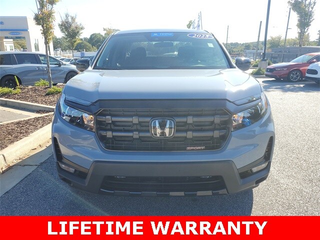 2025 Honda Ridgeline Sport photo 2