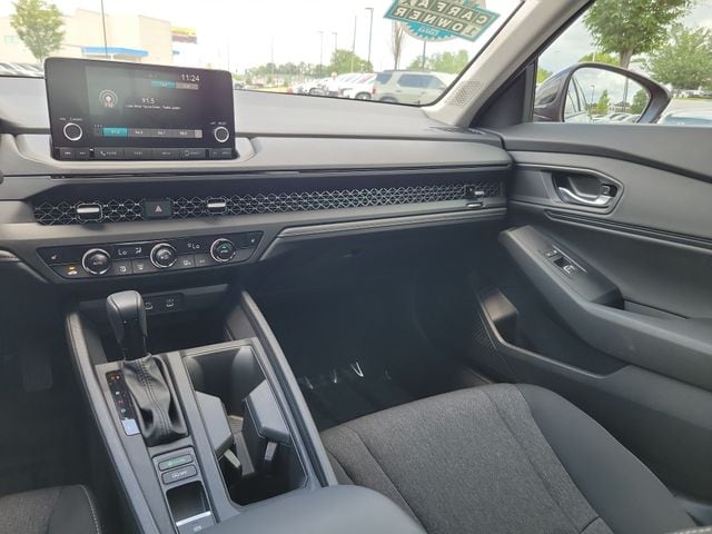 2025 Honda Accord SE - Photo 28
