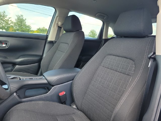 2025 Honda HR-V LX - Photo 12