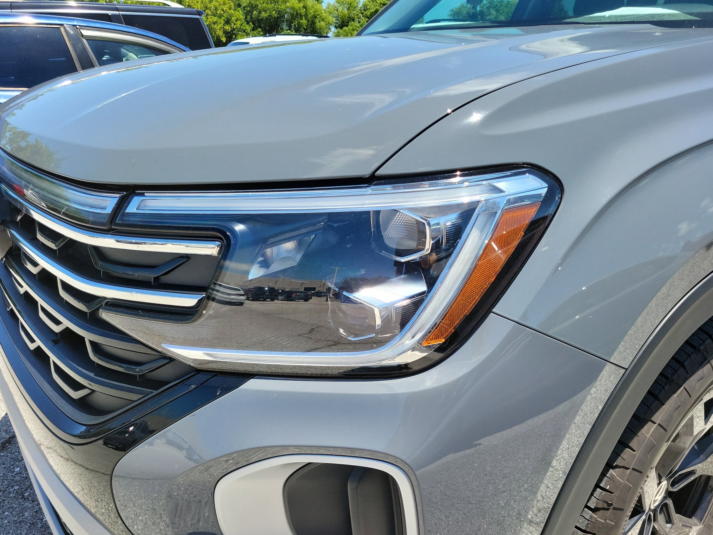 2024 Volkswagen Atlas 2.0T Peak Edition SE w/Technology photo 6