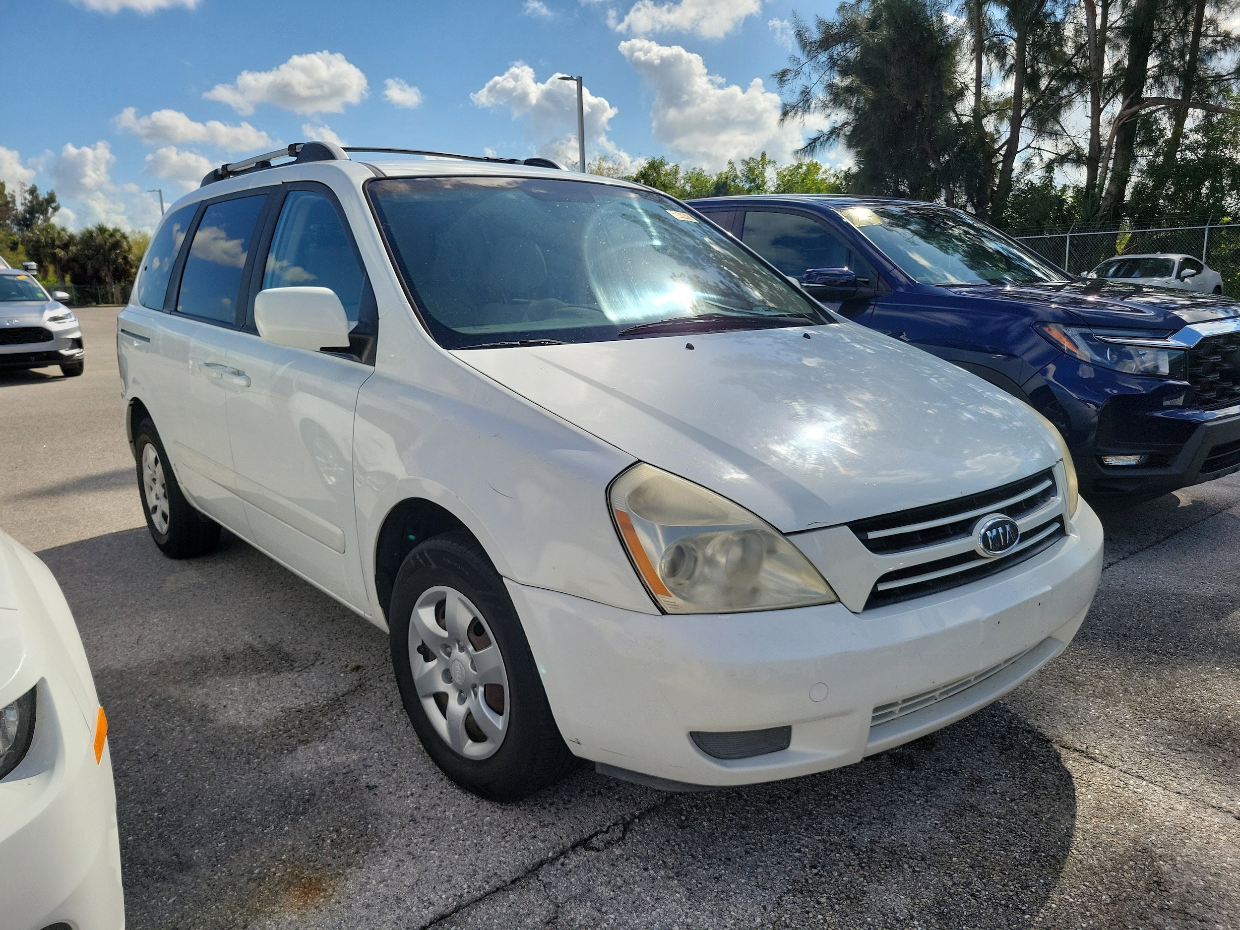 Used 2007 Kia Sedona BASE with VIN KNDMB133176134238 for sale in Bradenton, FL