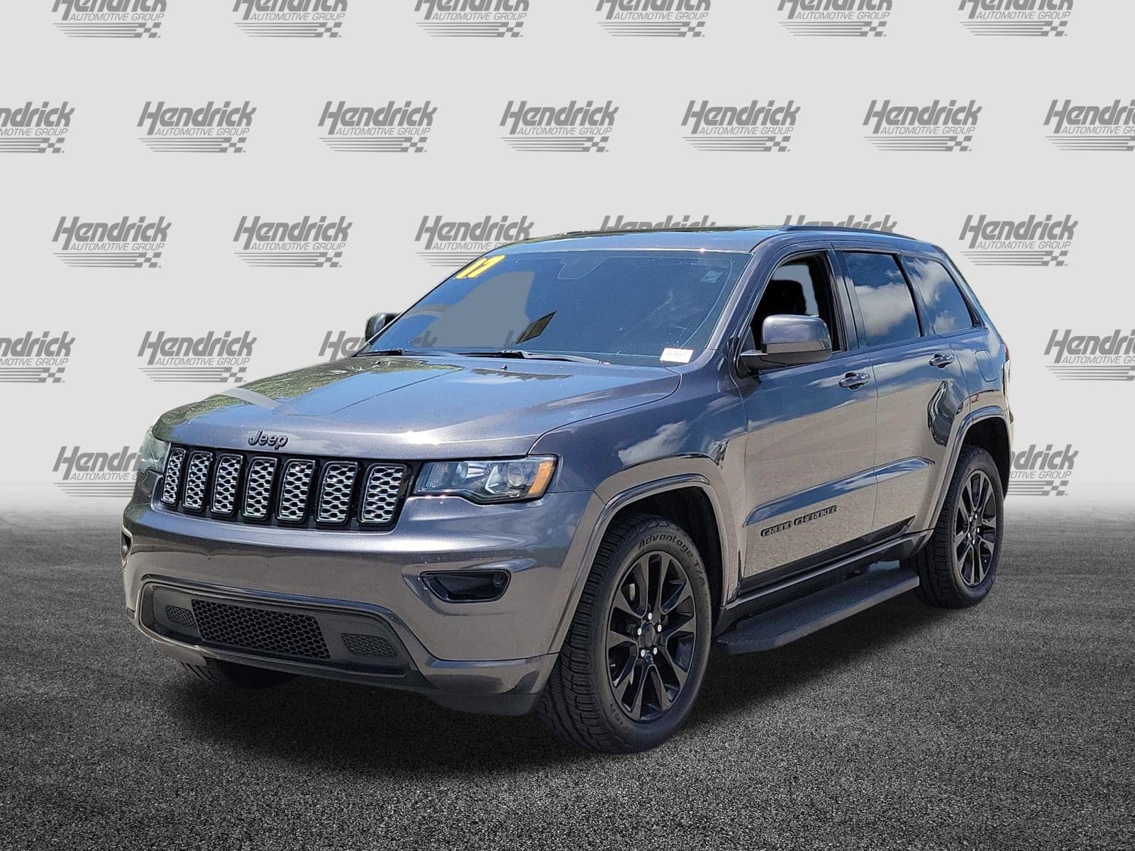2017 Jeep Grand Cherokee Laredo 4x4 photo 4