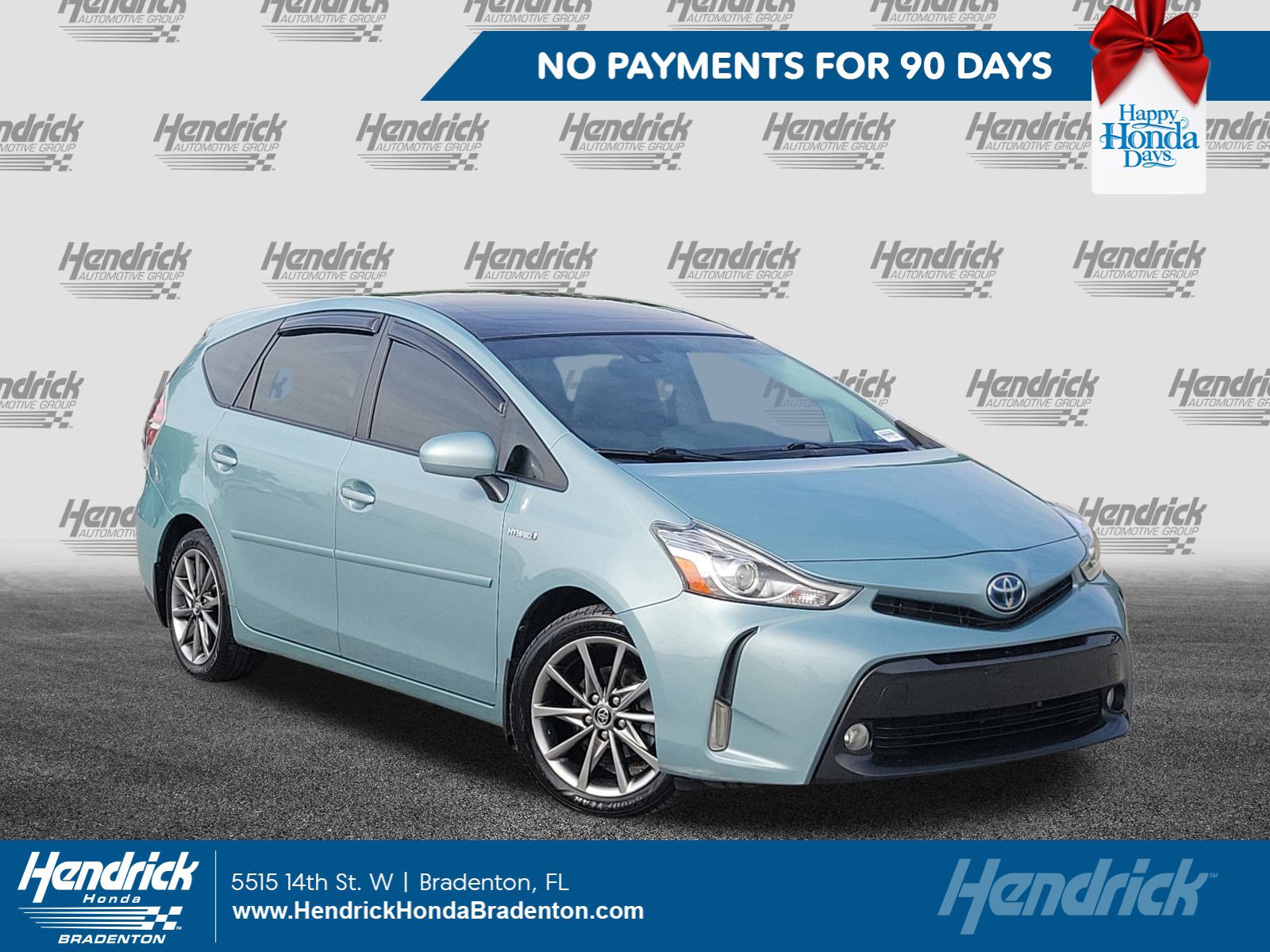 2017 Toyota Prius v Five's photo