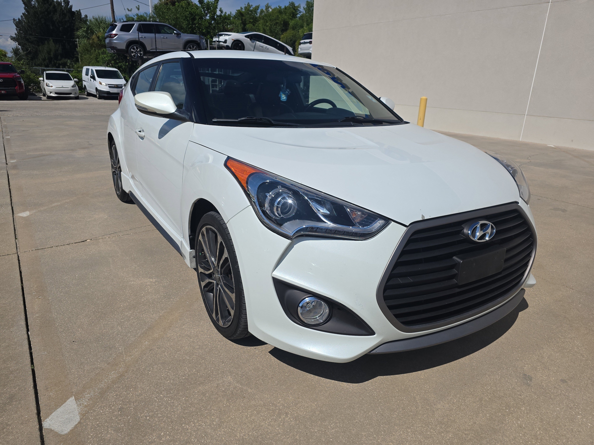 Used 2016 Hyundai Veloster Base with VIN KMHTC6AE6GU276375 for sale in Bradenton, FL