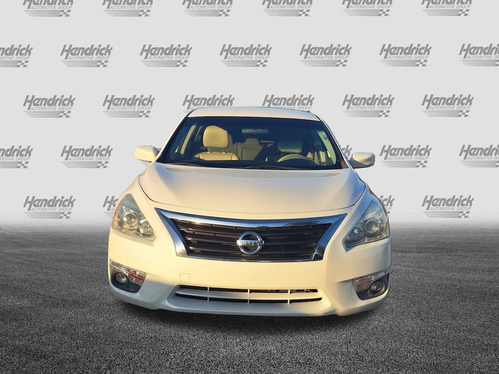 Used 2015 Nissan Altima 2.5 SV Sedan