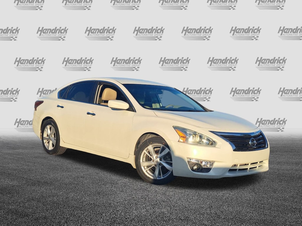 Used 2015 Nissan Altima 2.5 SV Sedan
