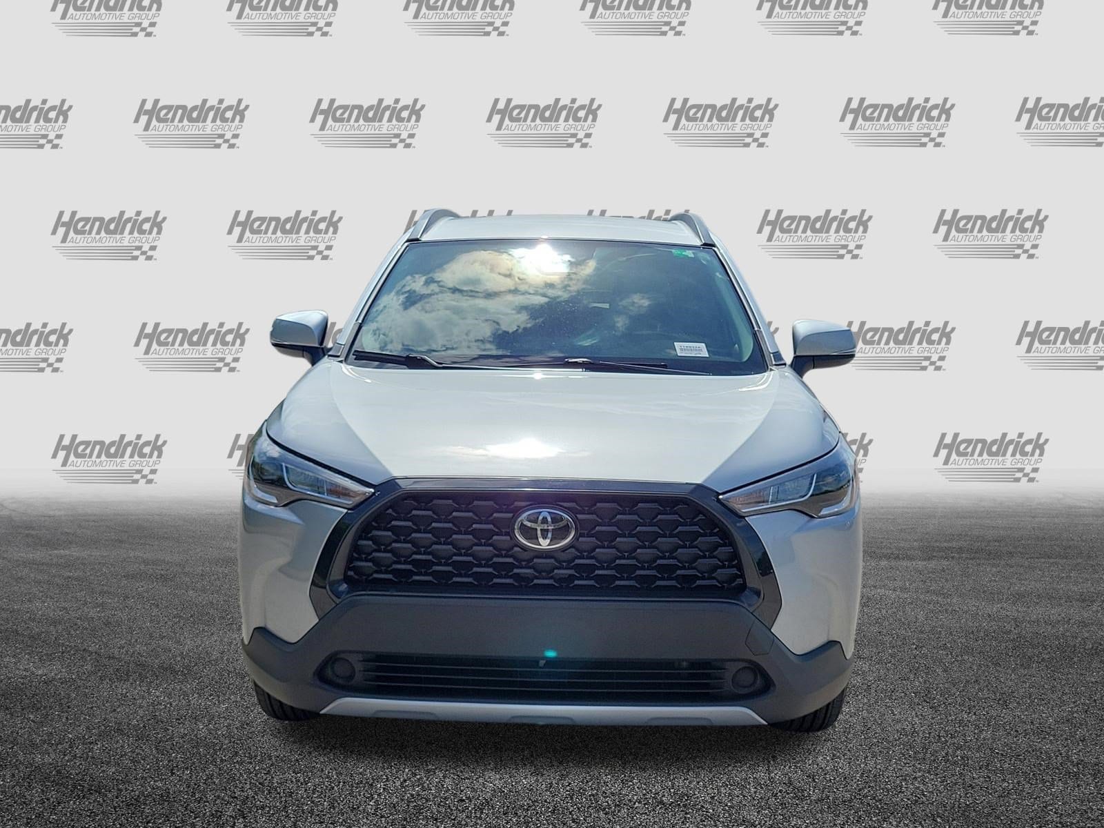 2024 Toyota Corolla Cross LE photo 2