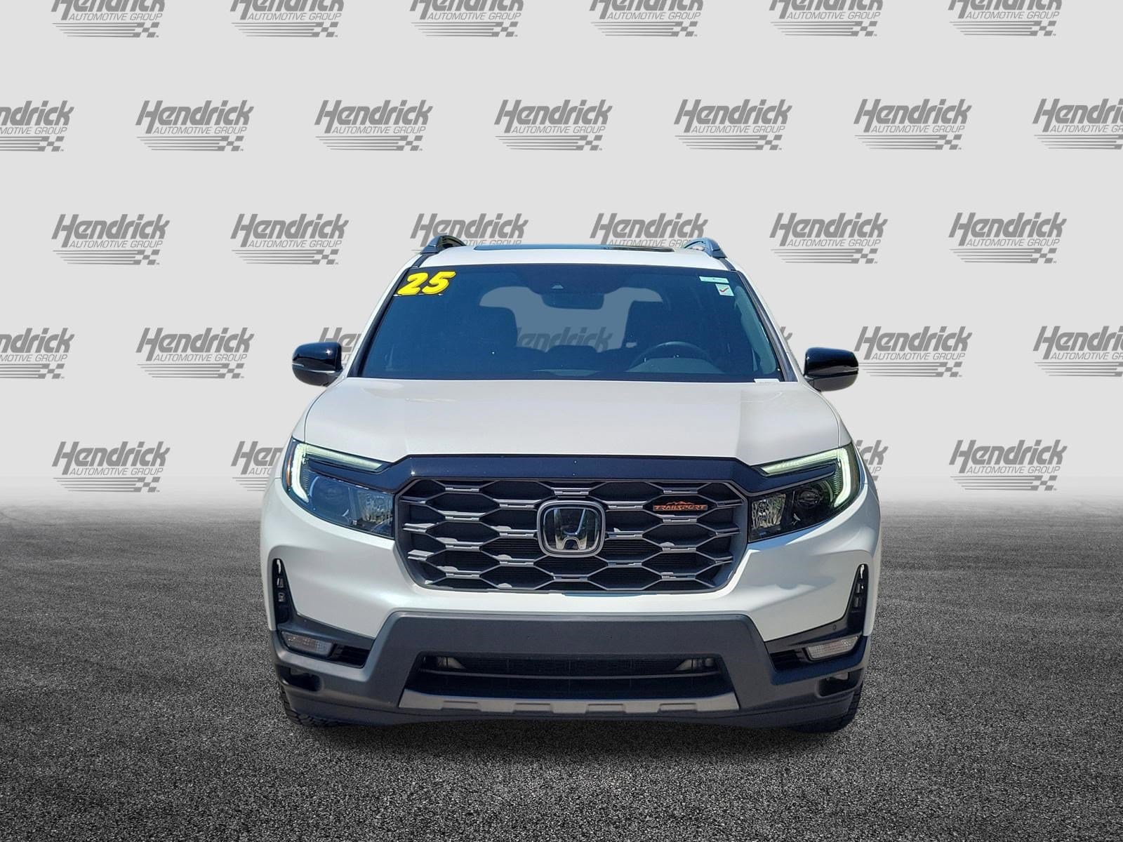 2025 Honda Passport TrailSport photo 2