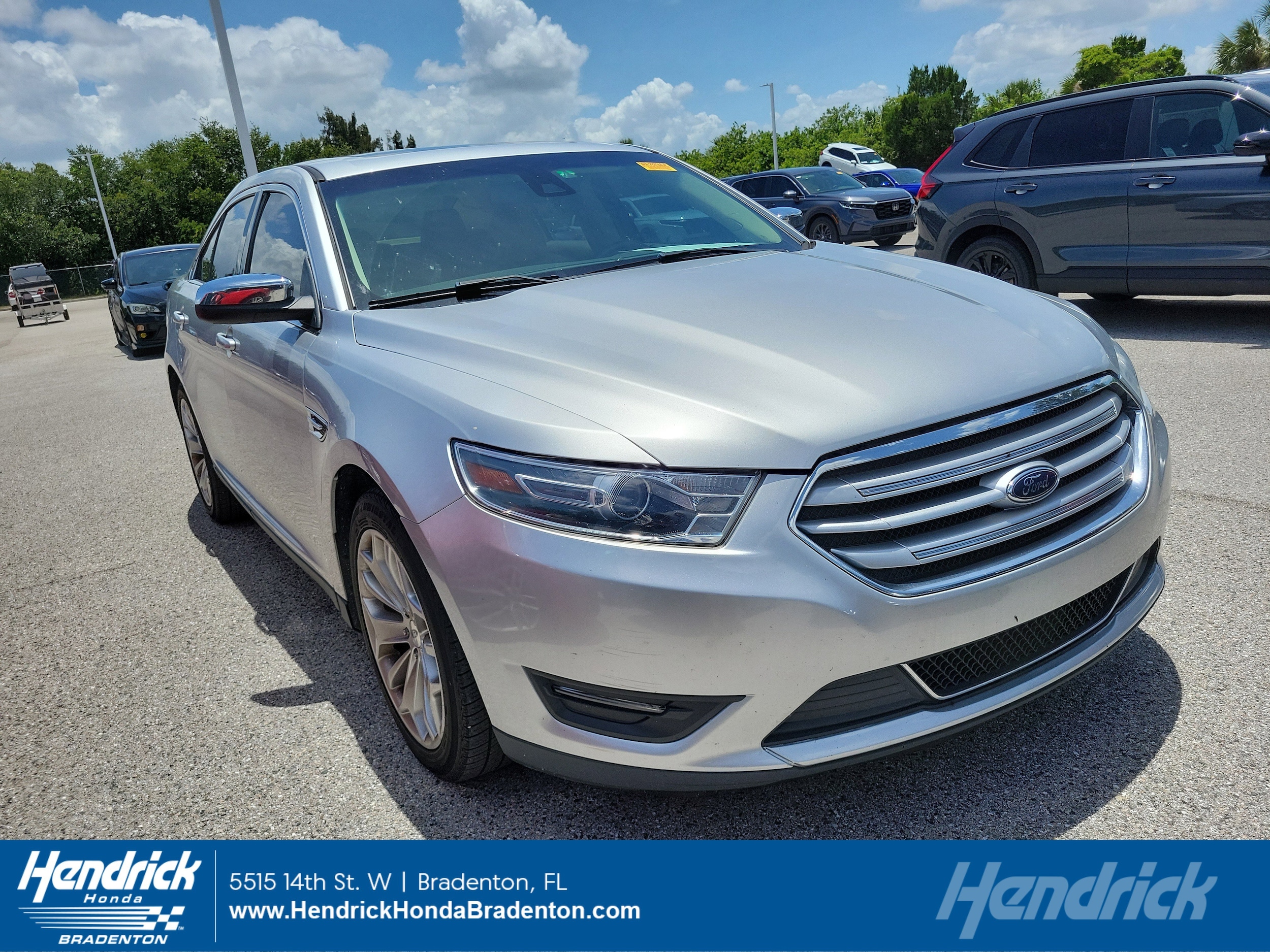 2019 Ford Taurus Limited FWD's photo