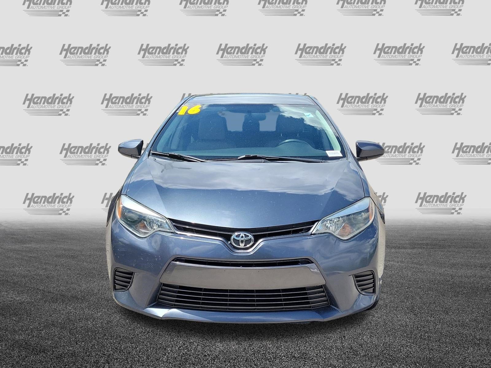 2016 Toyota Corolla LE photo 2