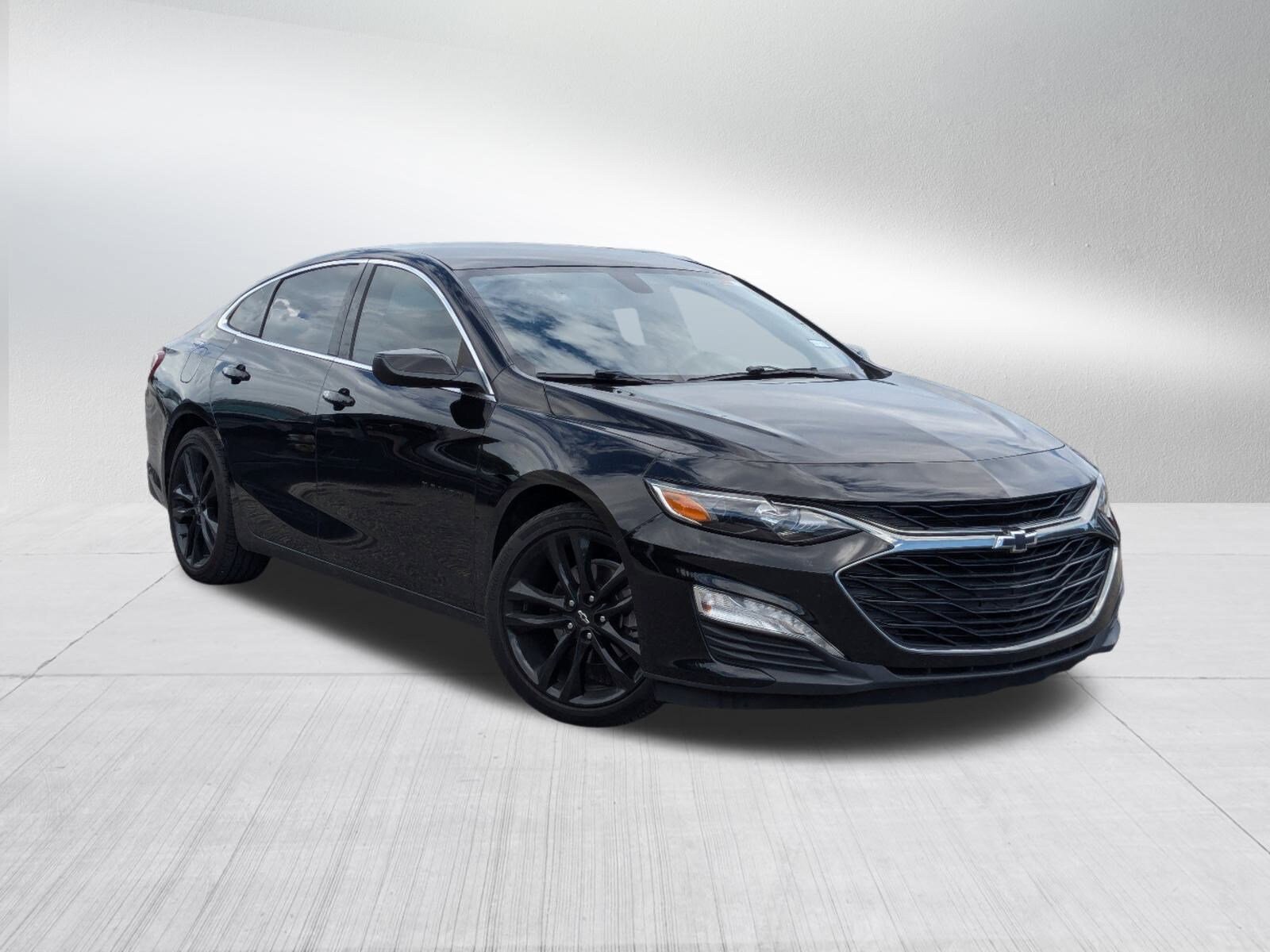 Used 2020 Chevrolet Malibu 1LT with VIN 1G1ZD5ST0LF148529 for sale in Bradenton, FL